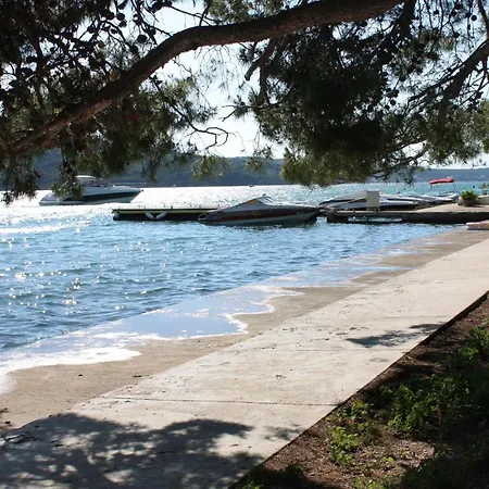 Apartment Apartments By The Sea Tisno, Murter - 814
