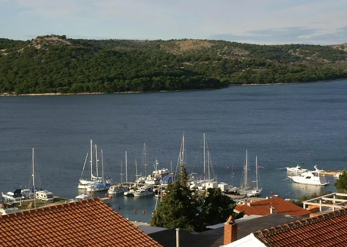 Apartments By The Sea Tisno, Murter - 814 Tisno